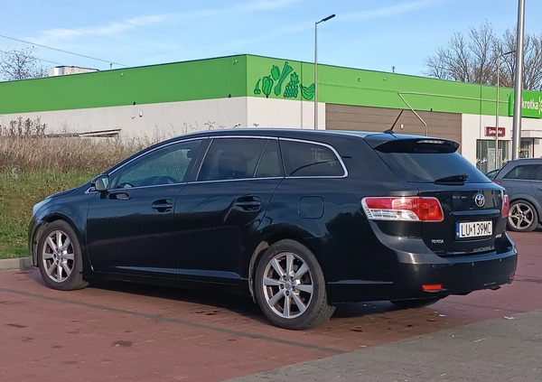 Toyota Avensis cena 18500 przebieg: 312000, rok produkcji 2009 z Warszawa małe 277